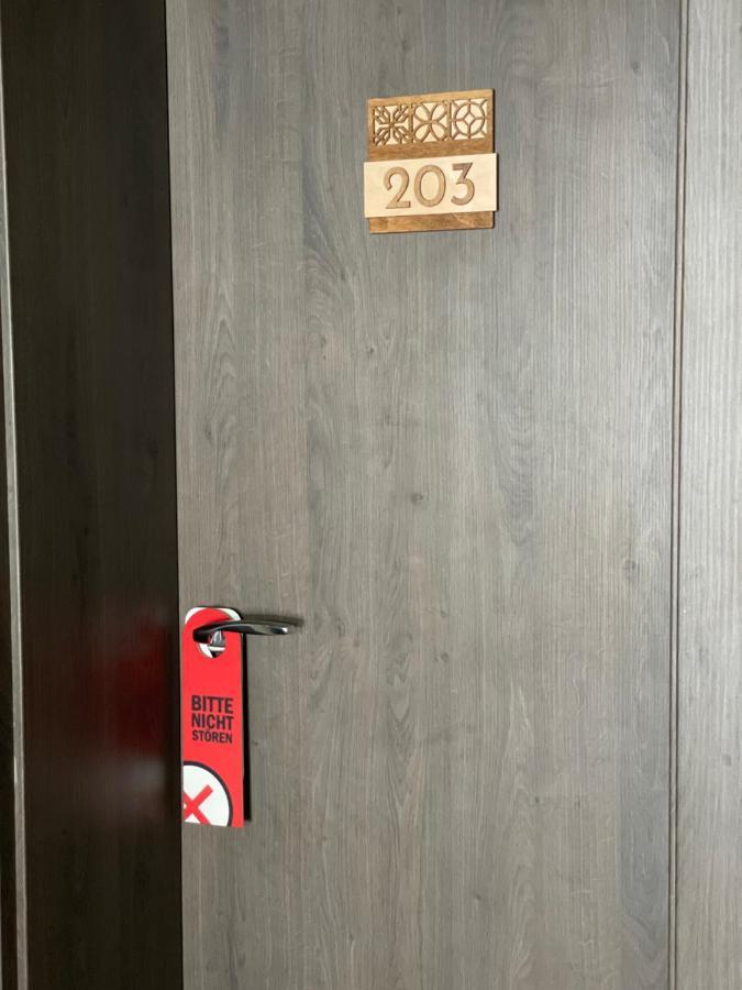 Hotel Post Зіндельфінген Екстер'єр фото